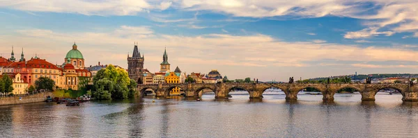 Vista Panorâmica Sobre Rio Vltava Centro Histórico Praga Edifícios Marcos — Fotografia de Stock