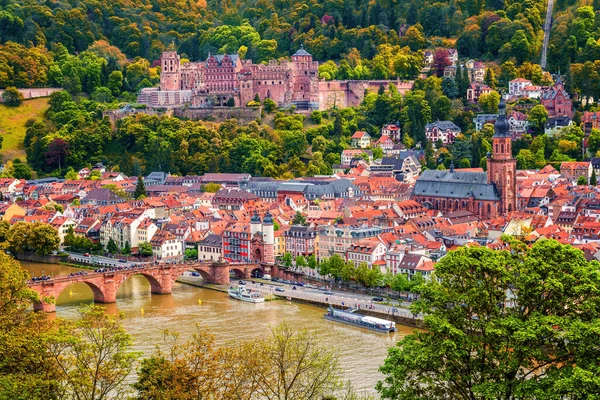 Widok Heidelberg Jesienią Czerwonych Liści Tym Carl Theodor Old Bridge — Zdjęcie stockowe