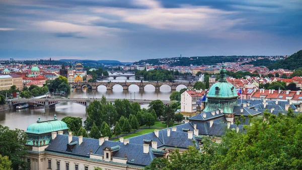 Praga República Checa Panorama Com Histórica Ponte Charles Rio Vltava — Fotografia de Stock