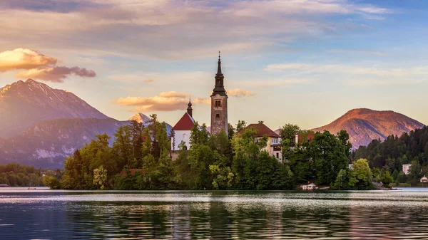 Озеро Блед Словенія Гарне Гірське Озеро Невеликою Паломницькою Церквою Найвідоміше — стокове фото