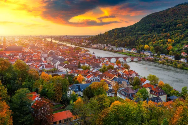 Landmärke Och Vacker Heidelberg Stad Med Neckar Floden Tyskland Heidelberg — Stockfoto