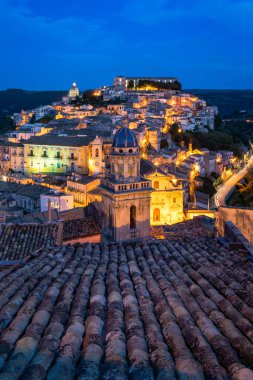 Ragusa (Ragusa Ibla), İtalya 'nın Sicilya adasındaki UNESCO miras kasabası. Ragusa İbla 'daki şehir manzarası, Ragusa ili, Val di Noto, Sicilya, İtalya. 