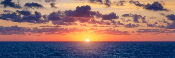 Bellissimo Tramonto Alba Sul Mare Bellissimo Tramonto Sull Oceano Splendido — Foto Stock