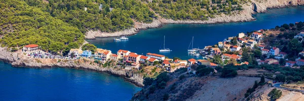 Aldeia Assos Kefalonia Grécia Baía Cor Turquesa Mar Mediterrâneo Com — Fotografia de Stock