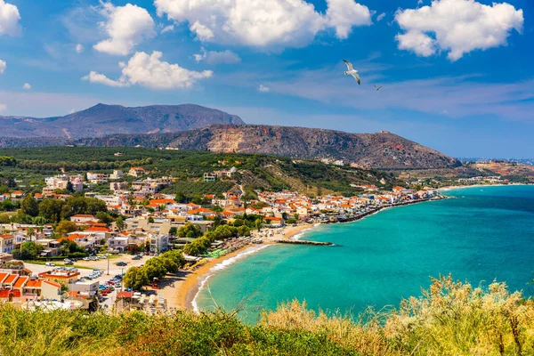 Férias Gregas Bela Aldeia Kalyves Com Mar Azul Turquesa Ilha — Fotografia de Stock