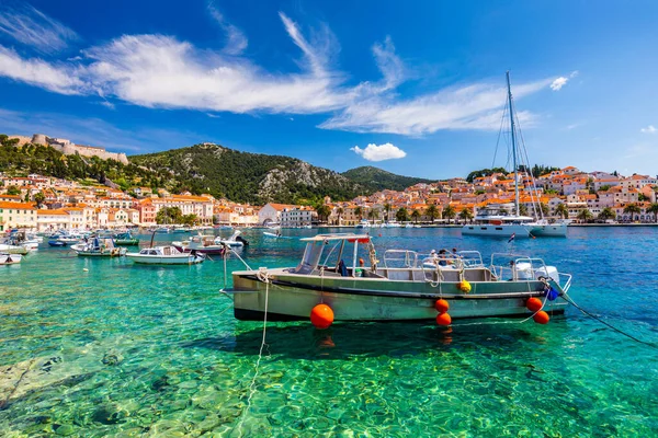 Vista Increíble Archipiélago Con Barcos Frente Ciudad Hvar Croacia Puerto — Foto de Stock