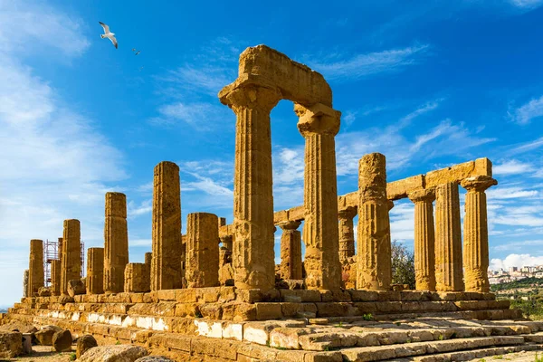 Agrigento, İtalya 'daki Tapınaklar Vadisi' ndeki Juno Yunan tapınağı. Juno Tapınağı, Tapınaklar Vadisi, Agrigento, Sicilya.