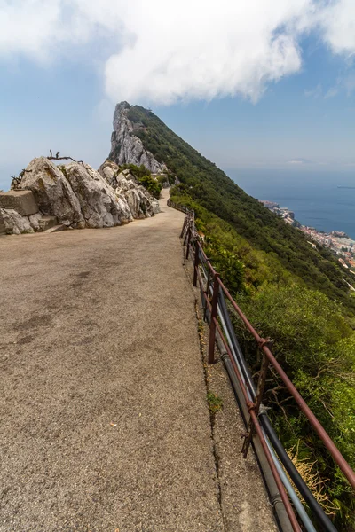 Vue sur la mer depuis le sommet des montagnes — Photo