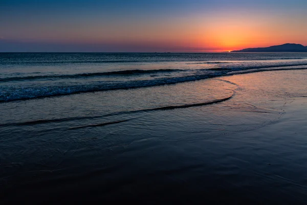 越过海洋，Tarifa，西班牙日落 — 图库照片