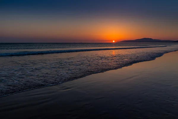 Pôr do sol sobre o oceano, Tarifa, Espanha — Fotografia de Stock