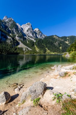 Güzel manzara dağ gölü