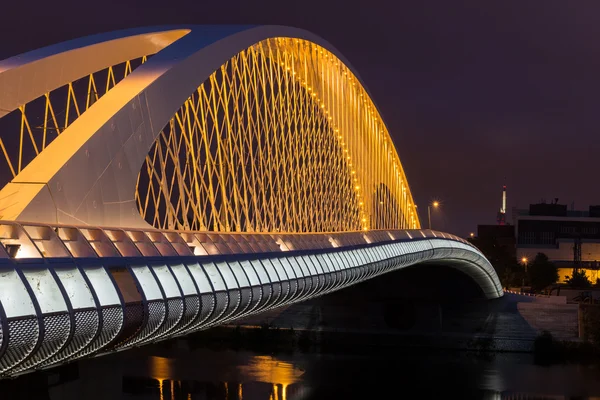 Nacht uitzicht op de brug Troja — Stockfoto