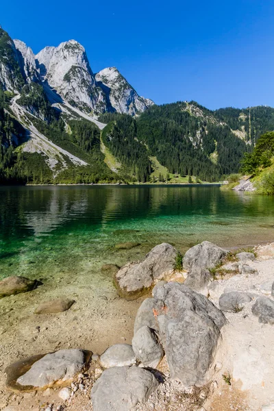 Krásná krajina alpské jezero — Stock fotografie