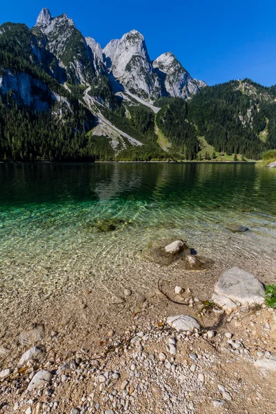 Bela paisagem do lago alpino — Fotografia de Stock