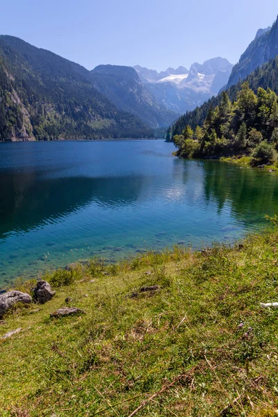 Prachtige landschap van alpine meer — Stockfoto