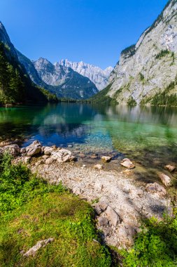 Güzel manzara dağ gölü