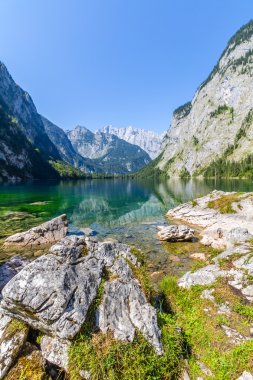 Güzel manzara dağ gölü