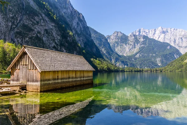 Bergen van de Alpen en lake Obersee — Stockfoto