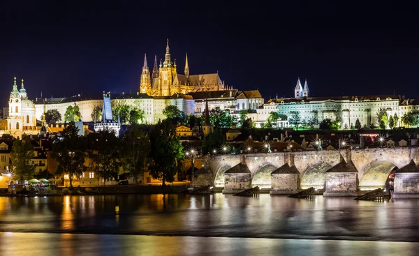Prague, Republika Czeska. Nocne Zdjęcie — Zdjęcie stockowe