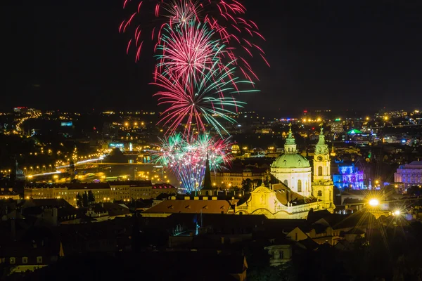 Fireworks illuminate the sky — Stock fotografie