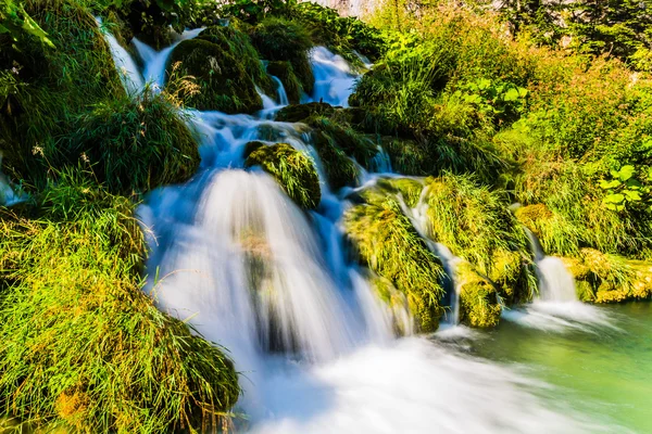 Watervallen in Nationaal Park Plitvice — Stockfoto