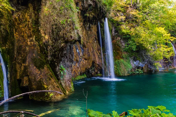 Vízesések a Plitvicei Nemzeti Park — Stock Fotó