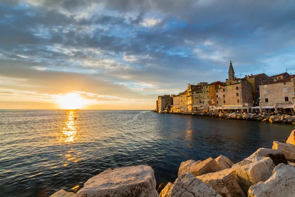 Beau coucher de soleil à Rovinj — Photo