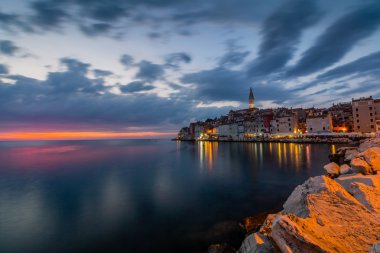 Rovinj Adriyatik Denizi'nde, güzel gün batımı
