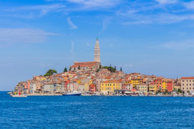 Panoramik kent Rovinj üzerinde