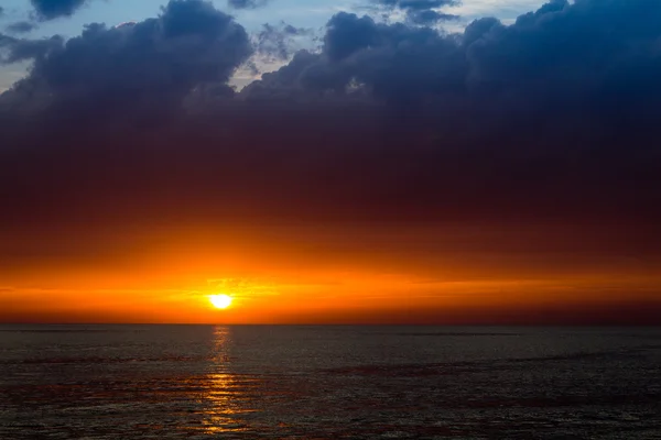Coucher de soleil magique sur la mer Adriatique — Photo