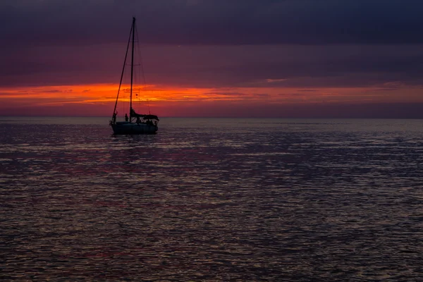 Adriyatik Denizi üzerinde sihirli günbatımı — Stok fotoğraf