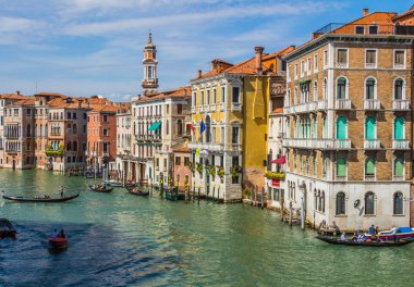 Venedik cityscape, su kanalları ve geleneksel yapılar