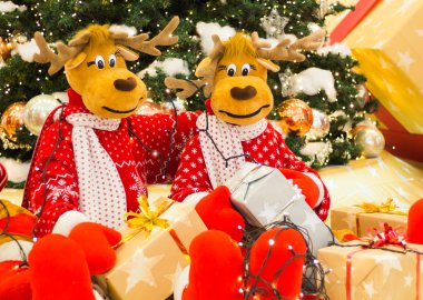 Prague, Çek Cumhuriyeti - Noel ağacı, hediyeler hazırlama Reindeers