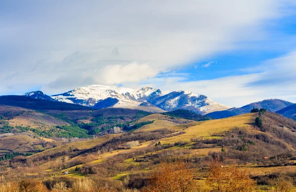 Paisagens de montanhas dos Cárpatos — Fotografia de Stock