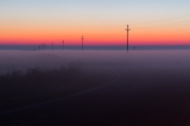 Elektrik hatları ve pilonlar