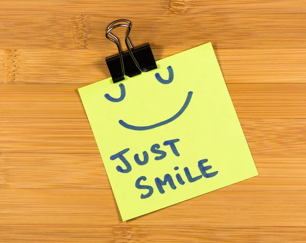 Just smile sticky note — Stock Photo, Image