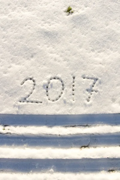 2017 in de sneeuw voor het nieuwe jaar en kerst — Stockfoto