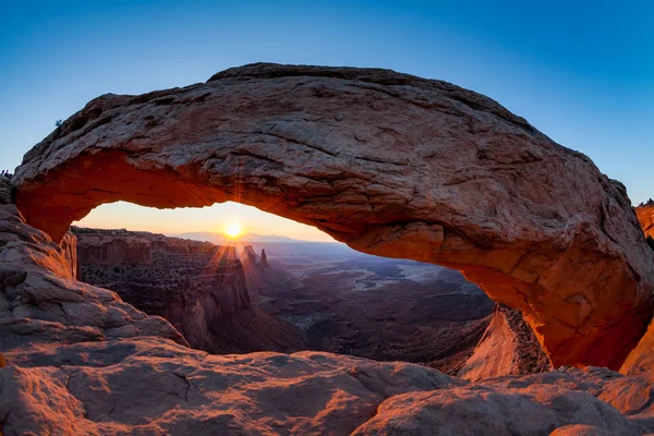 Mesa Arch all'alba, Parco Nazionale Canyonlands — Foto Stock