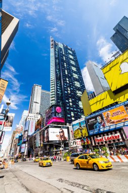 Manhattan at Times Square rush sokaklarında görünümlerini