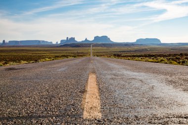 Monument Valley Utah yakınlarındaki yolu