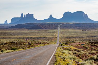 Monument Valley Utah yakınlarındaki yolu