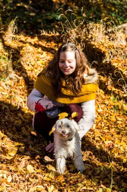 Kız ormanında sonbahar 