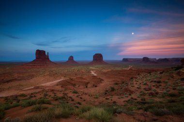 Monument Valley, günbatımı, yaz 2015