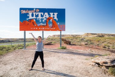 Utah işareti için hoş geldiniz daha önce kız