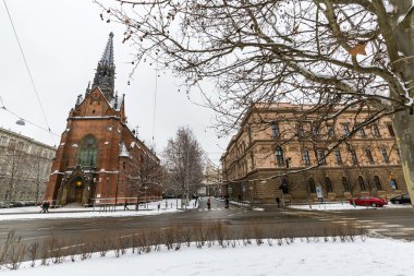 Şehir Merkezi Brno - kırmızı kilise ünlü binaların dış kez bakıldı