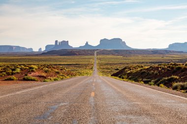 Monument Valley Utah yakınlarındaki yolu