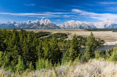 Grand Teton Milli Parkı ve yılan nehir manzarası