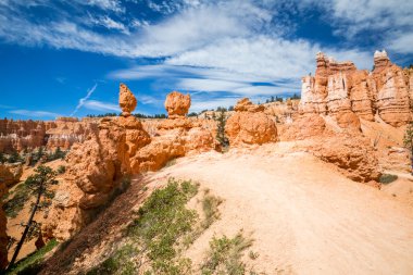 Views of the hiking trails in Bryce Canyon National Park clipart