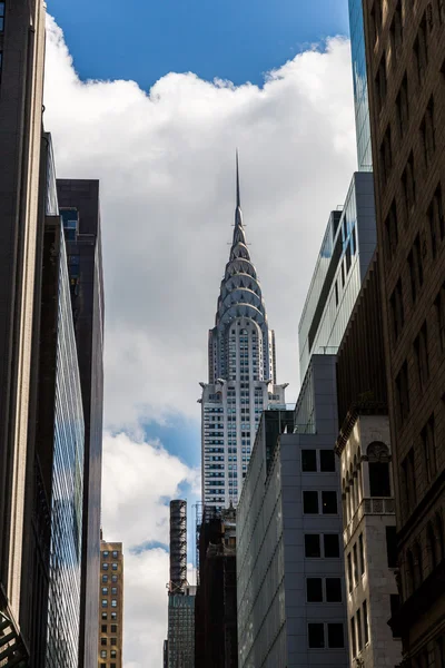 View to the Chrysler Building from the 42nd Street — Stok fotoğraf