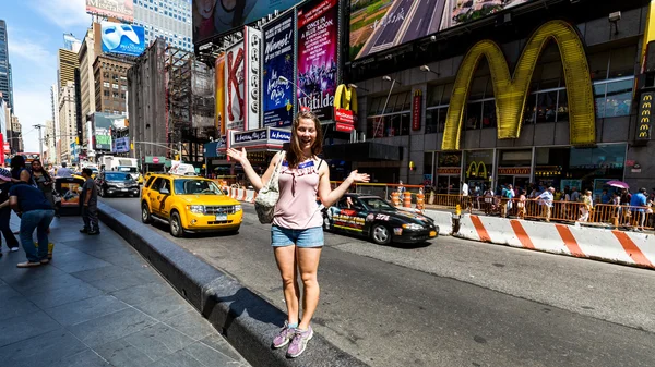 Kilátás nyílik a rush utcáin Manhattan at Times Square — Stock Fotó